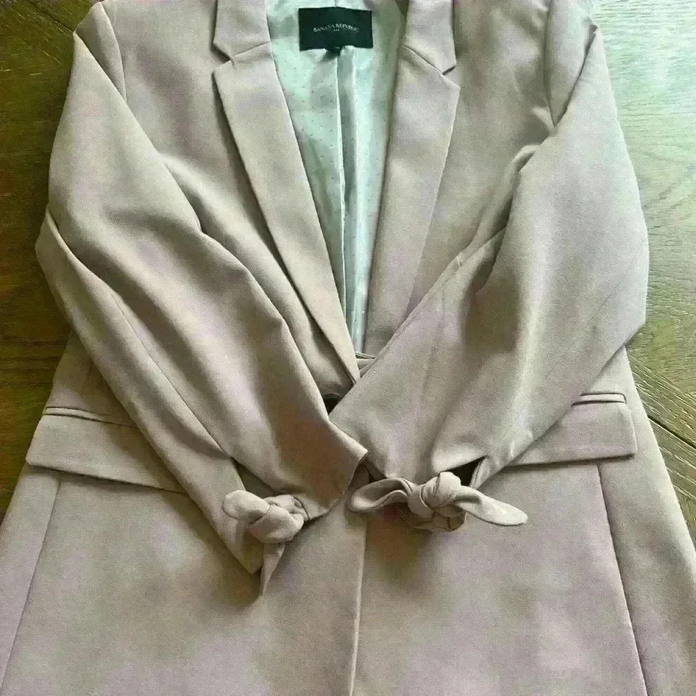 Banana Republic Women’s Tie Cuff Blazer Size 10 - Picture 6 of 8